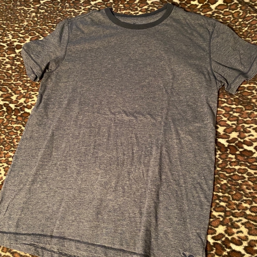 American Eagle tee